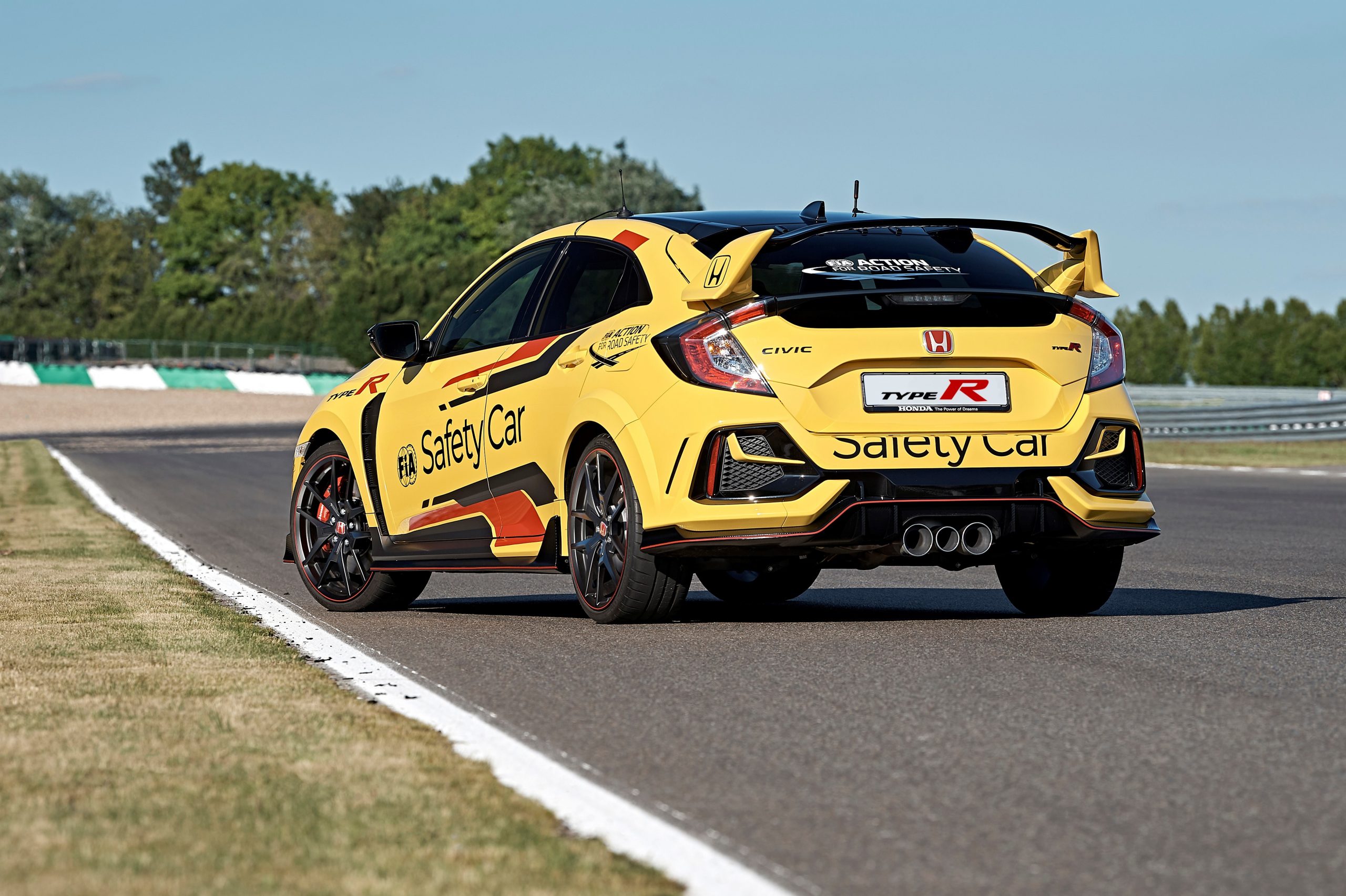 303938 Honda Civic Type R Limited Edition Is The 2020 WTCR Official Safety Car Scaled