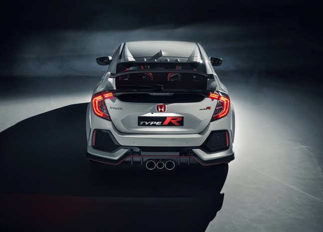 104500 All New Honda Civic Type R Races Into View At Geneva