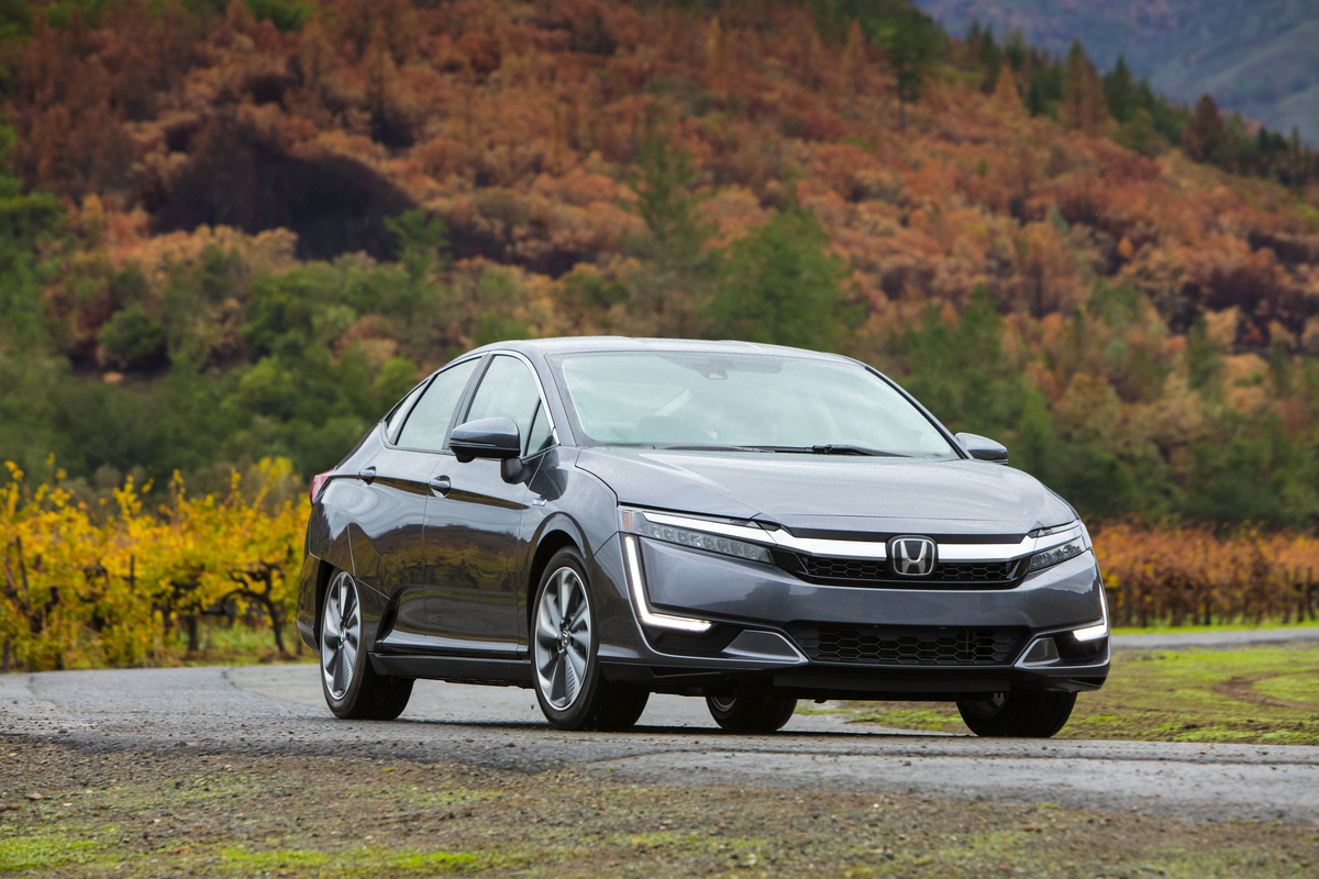 02   2019 Honda Clarity Plug In Hybrid 1