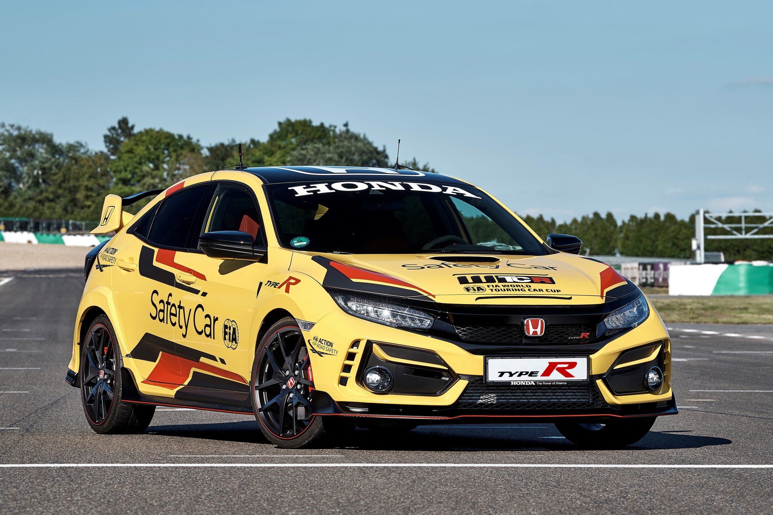 303937 Honda Civic Type R Limited Edition Is The 2020 WTCR Official Safety Car Scaled