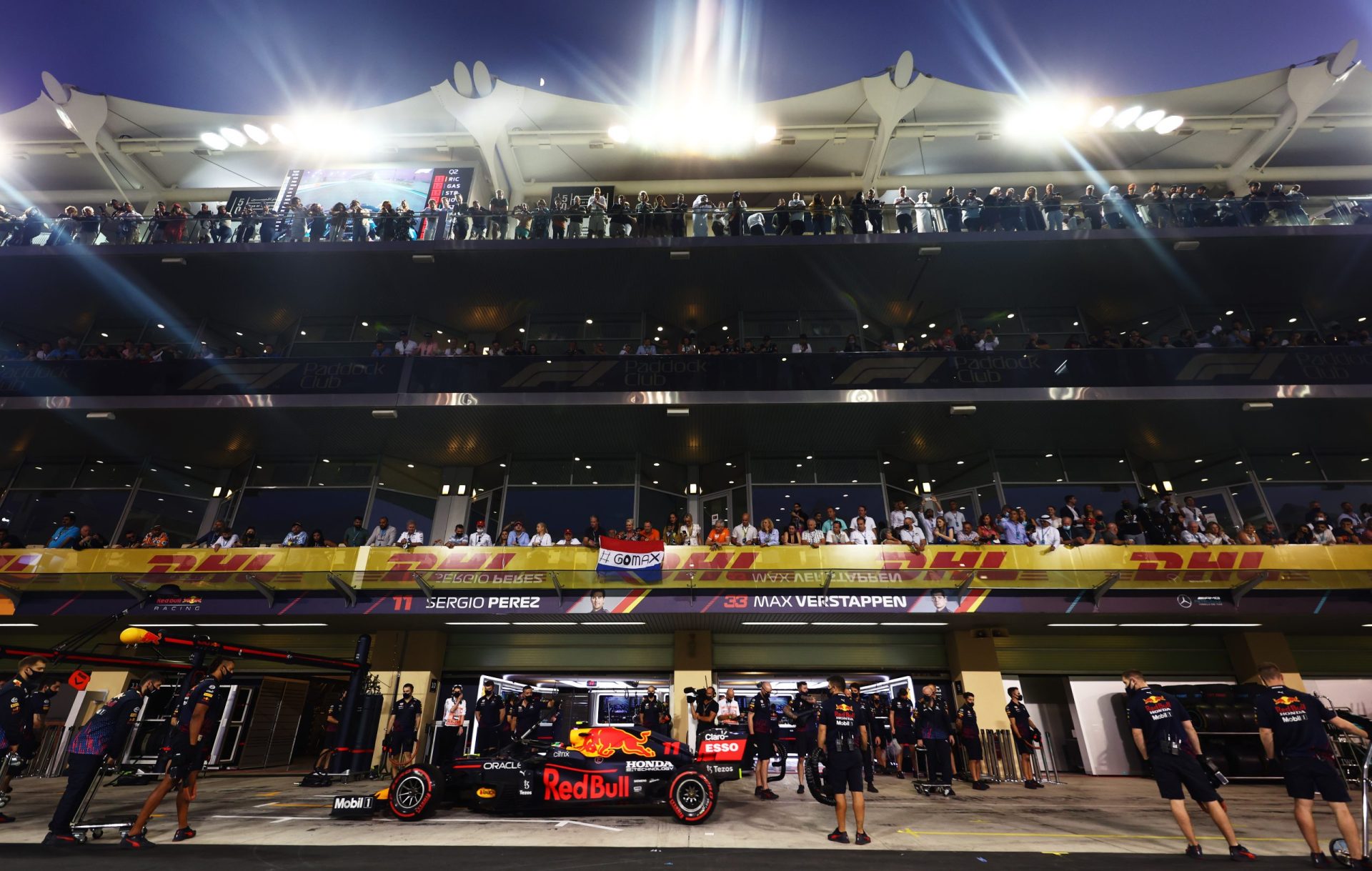 ABU DHABI, UNITED ARAB EMIRATES - DECEMBER 11: Sergio Perez of Mexico driving the (11) Red Bull Racing RB16B Honda stops in the Pitlane during qualifying ahead of the F1 Grand Prix of Abu Dhabi at Yas Marina Circuit on December 11, 2021 in Abu Dhabi, United Arab Emirates. (Photo by Mark Thompson/Getty Images) // Getty Images / Red Bull Content Pool  // SI202112110305 // Usage for editorial use only //